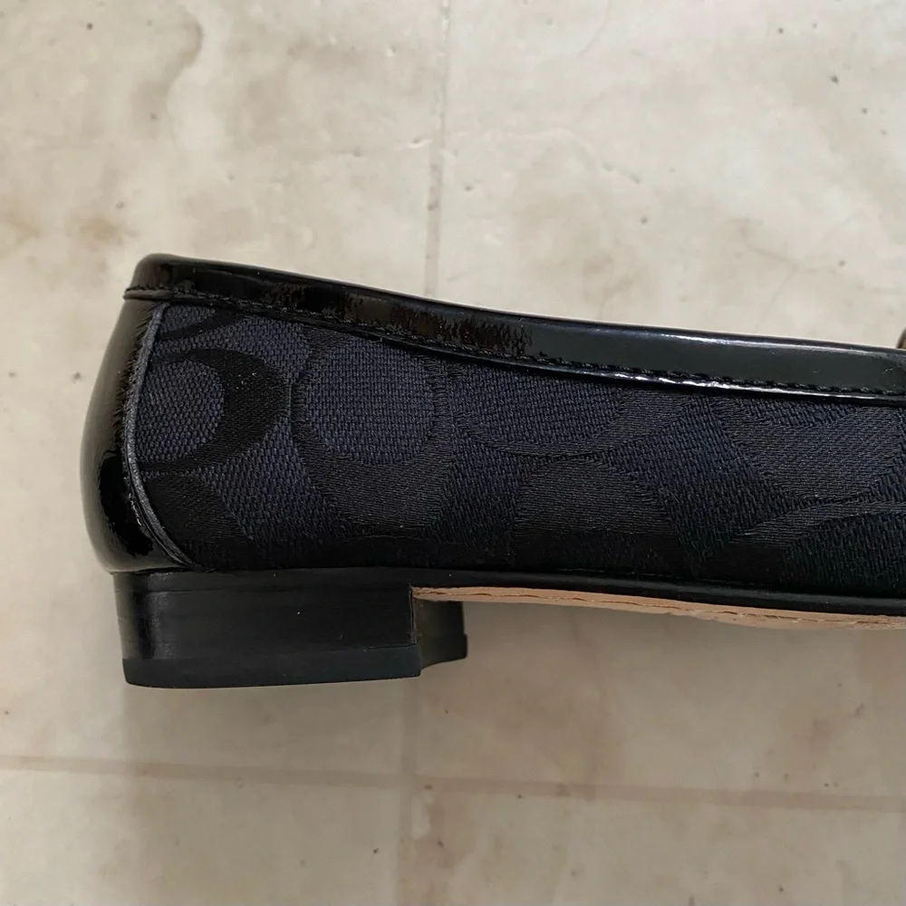 Coach Ella Signature Black Patent Leather Monogram Logo Flats Loafers Size 6B